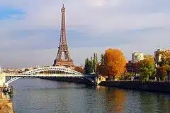 La Torre Eiffel, el Sena, Qué Originala...