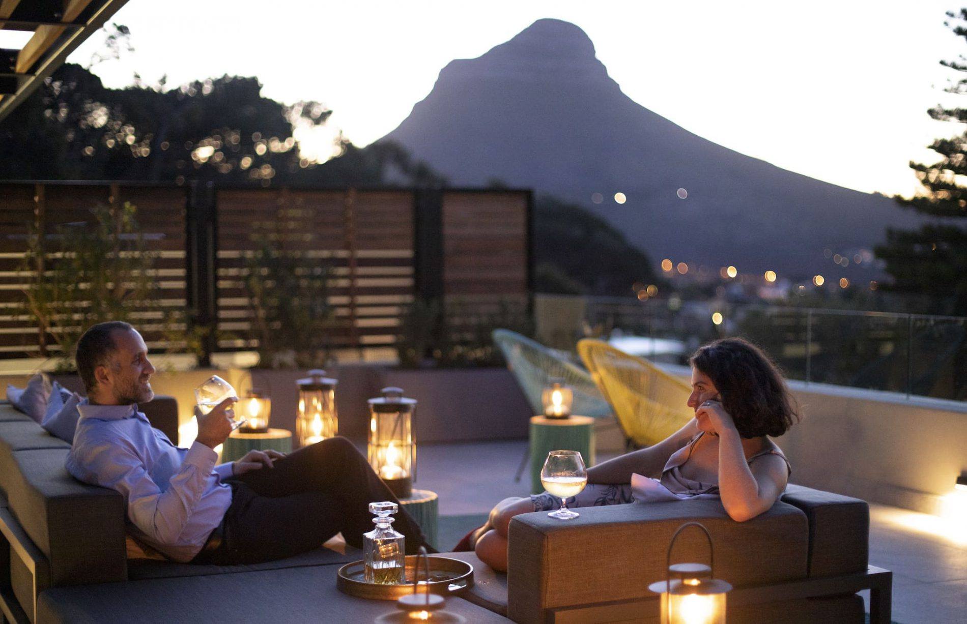 Disfruta de una puesta de sol puramente romántica en Ciudad del Cabo en Camissa House