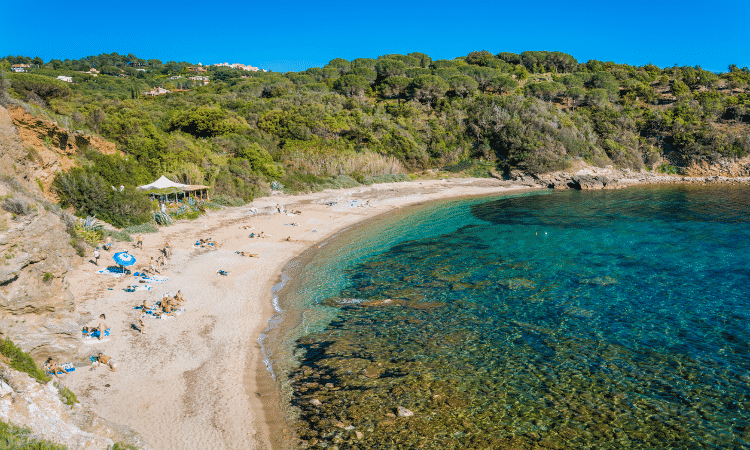 Ideas para vacaciones en familia - Playa de Barabarca cerca de Capoliveri Elba