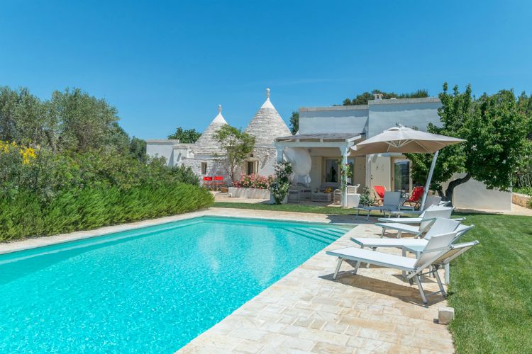 Trulli-la-Pietrina-Puglia-Italia-Olivers-Travels1