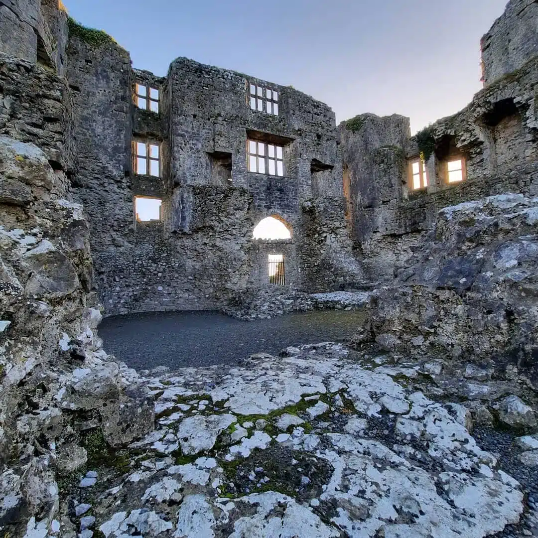 Las actividades en Roscommon incluyen una visita a las ruinas del castillo de Roscommon 