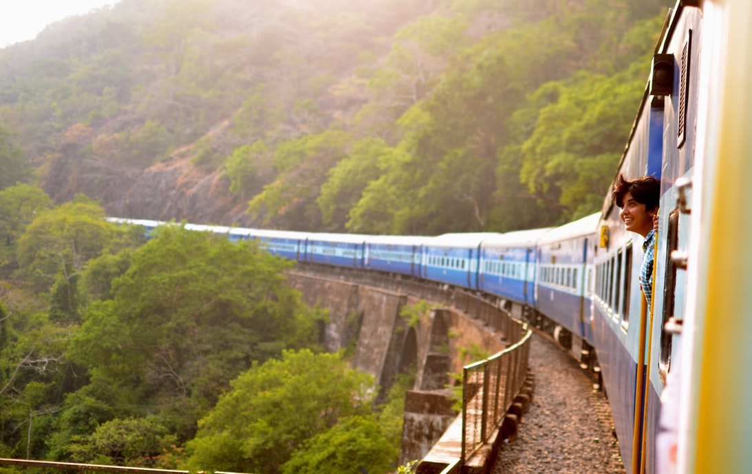 Tren en Goa 