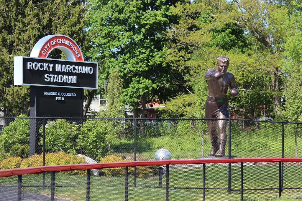 Estatua de Rocky Marciano