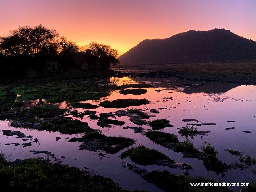 Amanecer en la reserva de caza Madikwe