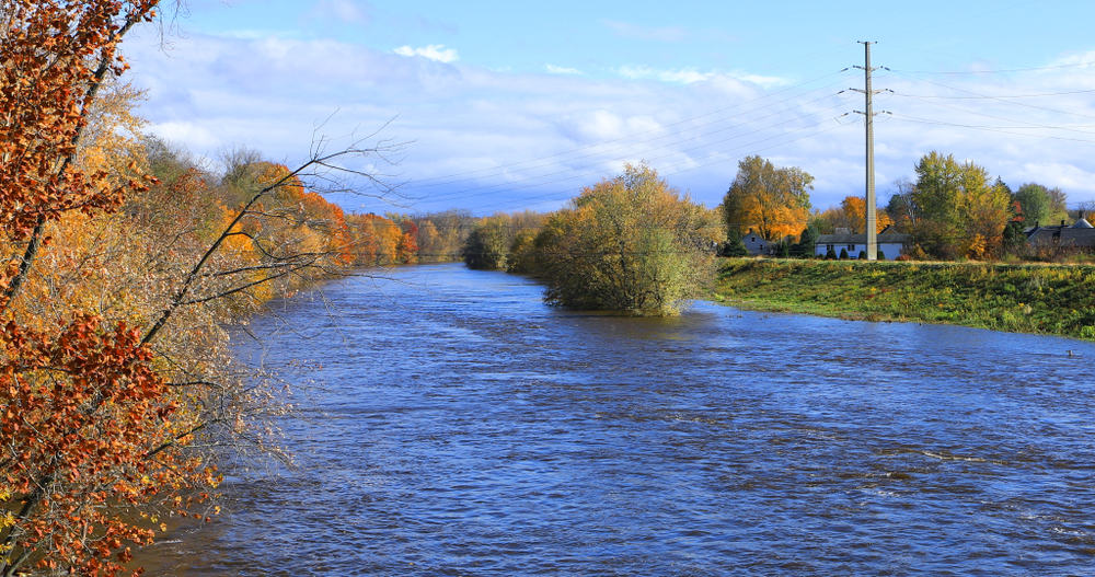 Vista del río Westfield en Westfield