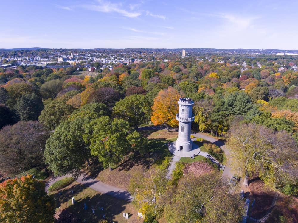 Torre de Washington en el cementerio de Auburn Hills