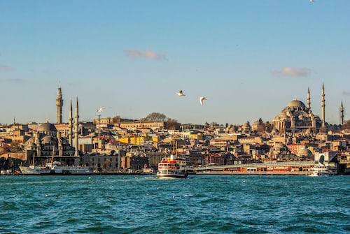 ESTAMBUL - Puerto de Estambul