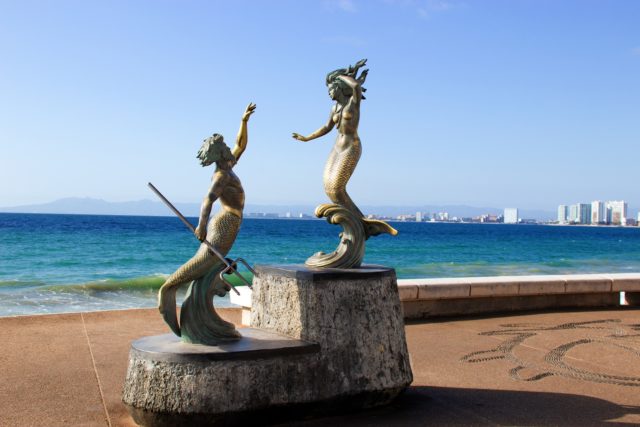 Estatuas de Tritón y Nereida en Puerta Vallarta