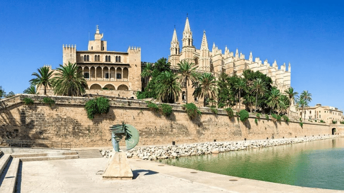 PALACIO REAL DE LA ALMUDAINA