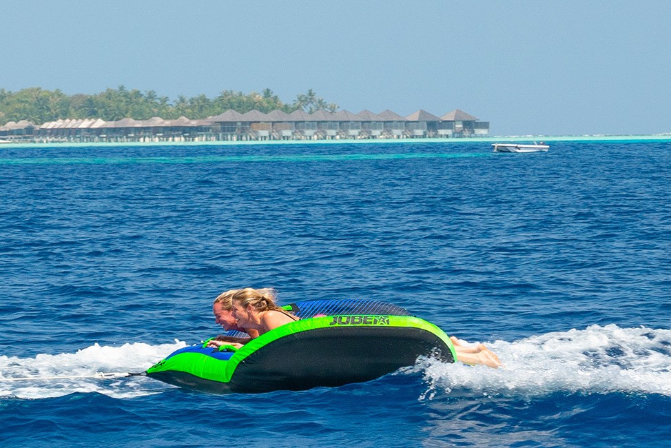 Oleoducto en el océano, Maldivas