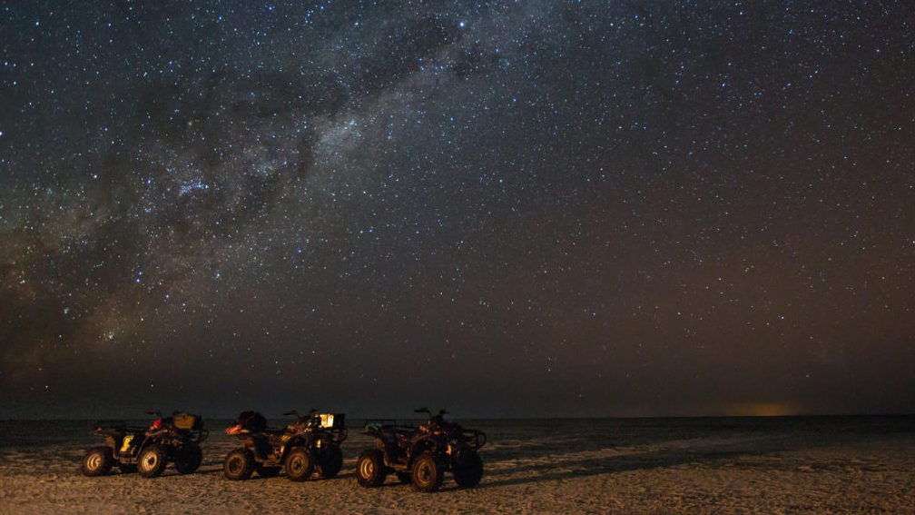 Observación de estrellas en el desierto de Kalahari 