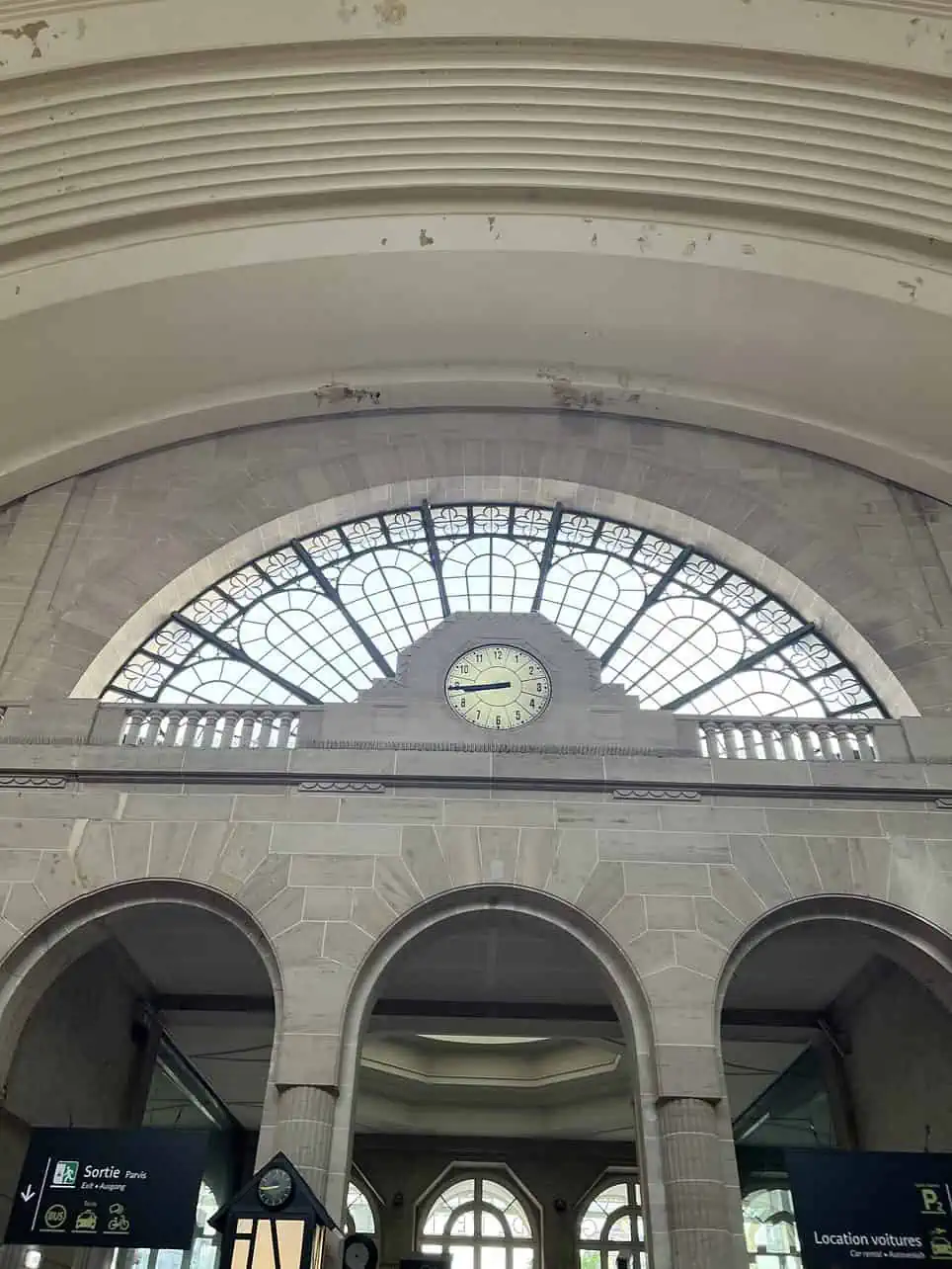 Estación de tren Gare du Nord en París, Francia