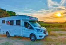 Alquiler de autocaravanas o campers en Barcelona atardecer