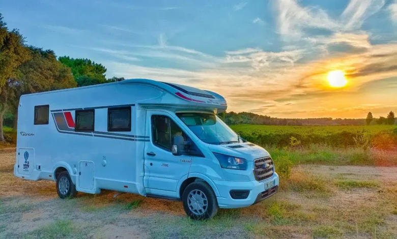 Alquiler de autocaravanas o campers en Barcelona atardecer